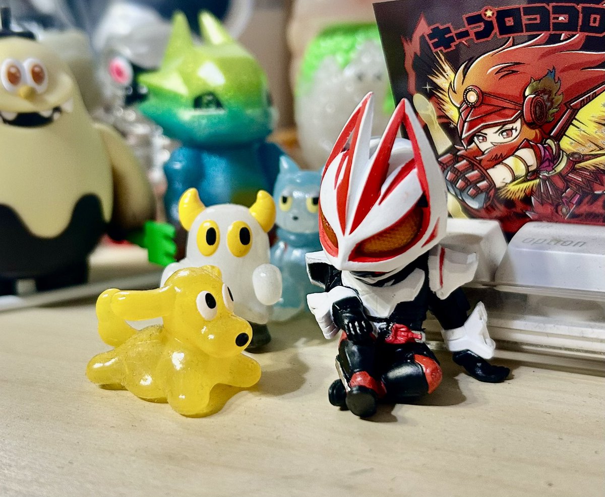 KEYVEX_design's tweet image. 土曜日に回したかったけど、時間がなくて見に行けなかったけど、なんと、なんと神が現れてゲット〜😆✨

「誰を待ってるんですか？」