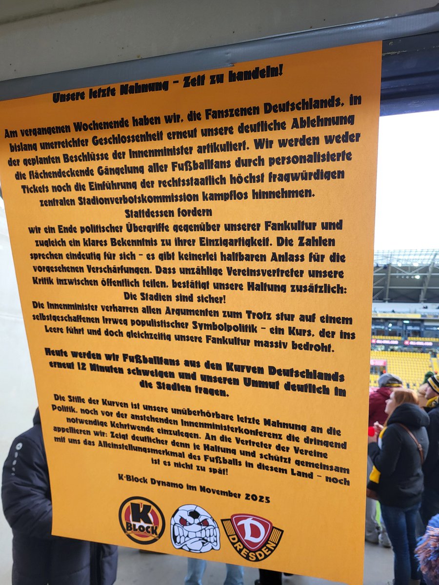 homohockeyensis's tweet image. "Die Stille der Kurven [für 12 Min] ist unsere unüberhörbare letzte Mahnung an die Politik, noch vor der letzten Innenministerkonferenz die dringend notwendige Kehrtwende einzulegen. An die Vertreter der Vereine: Schützt mit uns das Alleinstellungsmerkmal des Fussballs."
#KBlock