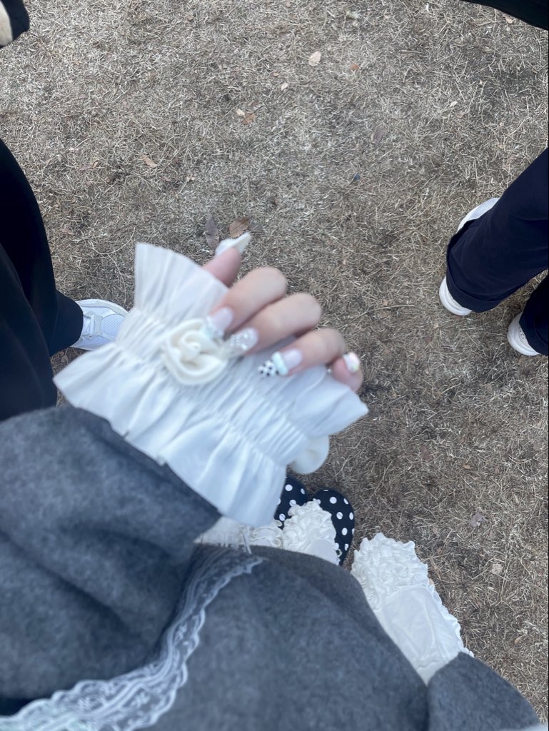 2l323's tweet image. 