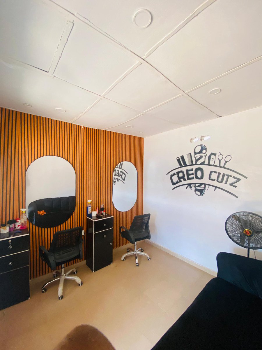 CrystalReignz's tweet image. My cousin just opened his barbing salon in Ijebu~ode, Please help me help him make sales,  He spent a lot of money on this, This is my little contribution to his growth, please help me make his dream come through, he is  very good, Please patronize him🙏

Retweet for wider…