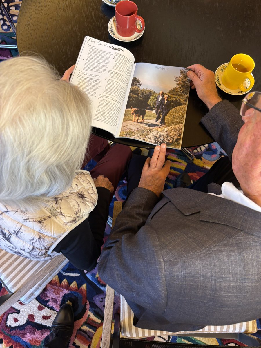 SchwabAcademy's tweet image. Professor Klaus Schwab and his wife Hilde reading their interview published in the latest issue of INTERVIEW by @Ringier_AG. 
➡️🔗shop.interviewbyringier.ch.