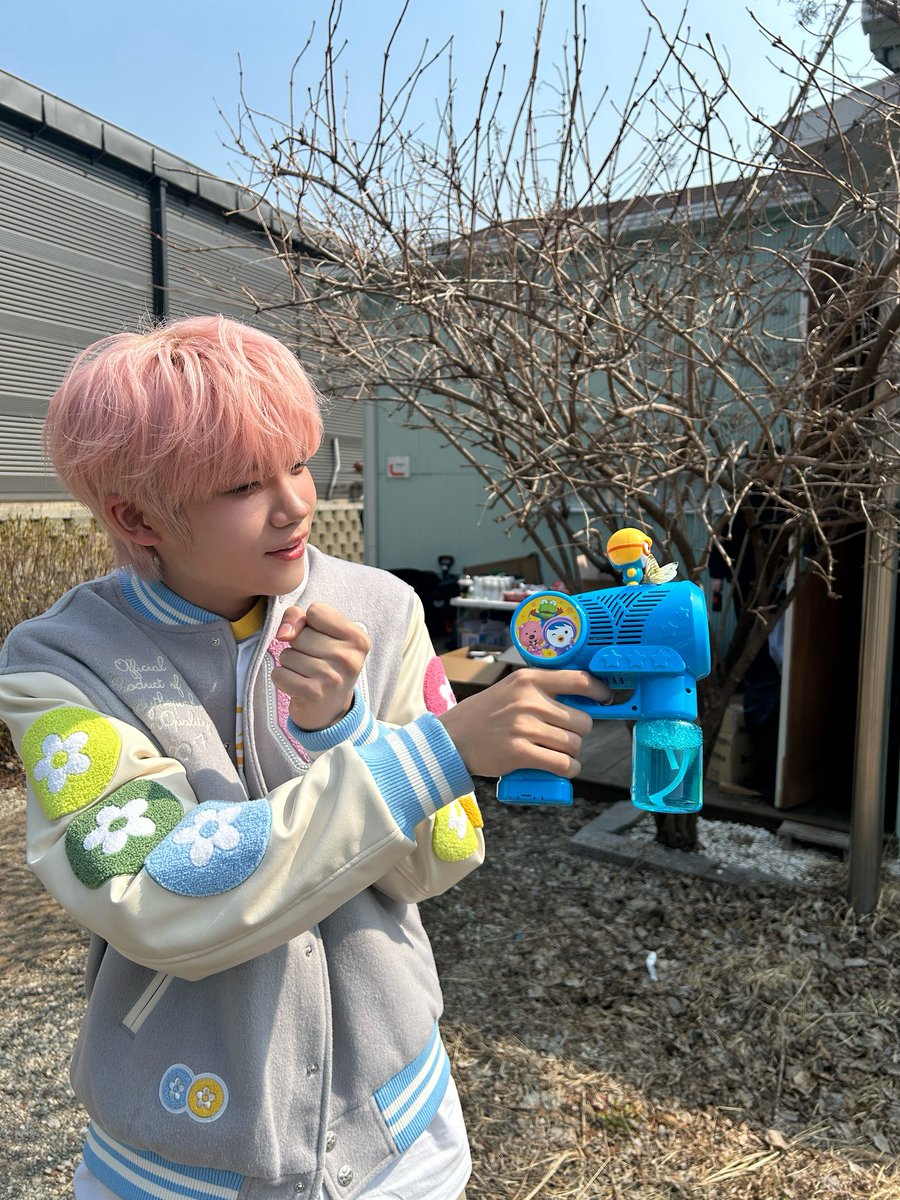CYE_MEMBERS7's tweet photo. 내 유일한 친구 07z켄신!! 생일 너무 축하해 항상 함께 있으면 웃음만 가득하게 해 줘서 너무 고마워! 힘들 때 같이 장난치면서 행복한 추억들도 많이 만들어 줘서 너무 고마워! 앞으로도 항상 밝은 켄신으로 있어줘!! 생일 너무 축하해!!🥳🥳🥳

#송승호 #SONGSEUNGHO
#CLOSEYOUREYES #클로즈유어아이즈
#클유아 #CYE