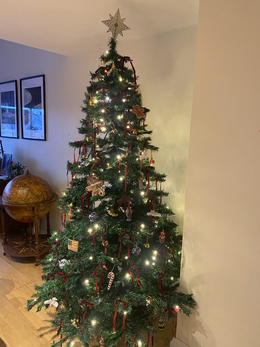 Alishacmlewis's tweet image. I&apos;ve decided that, if there is a tasteful number of ribbons to have in one office, it simply doesn&apos;t apply to me.