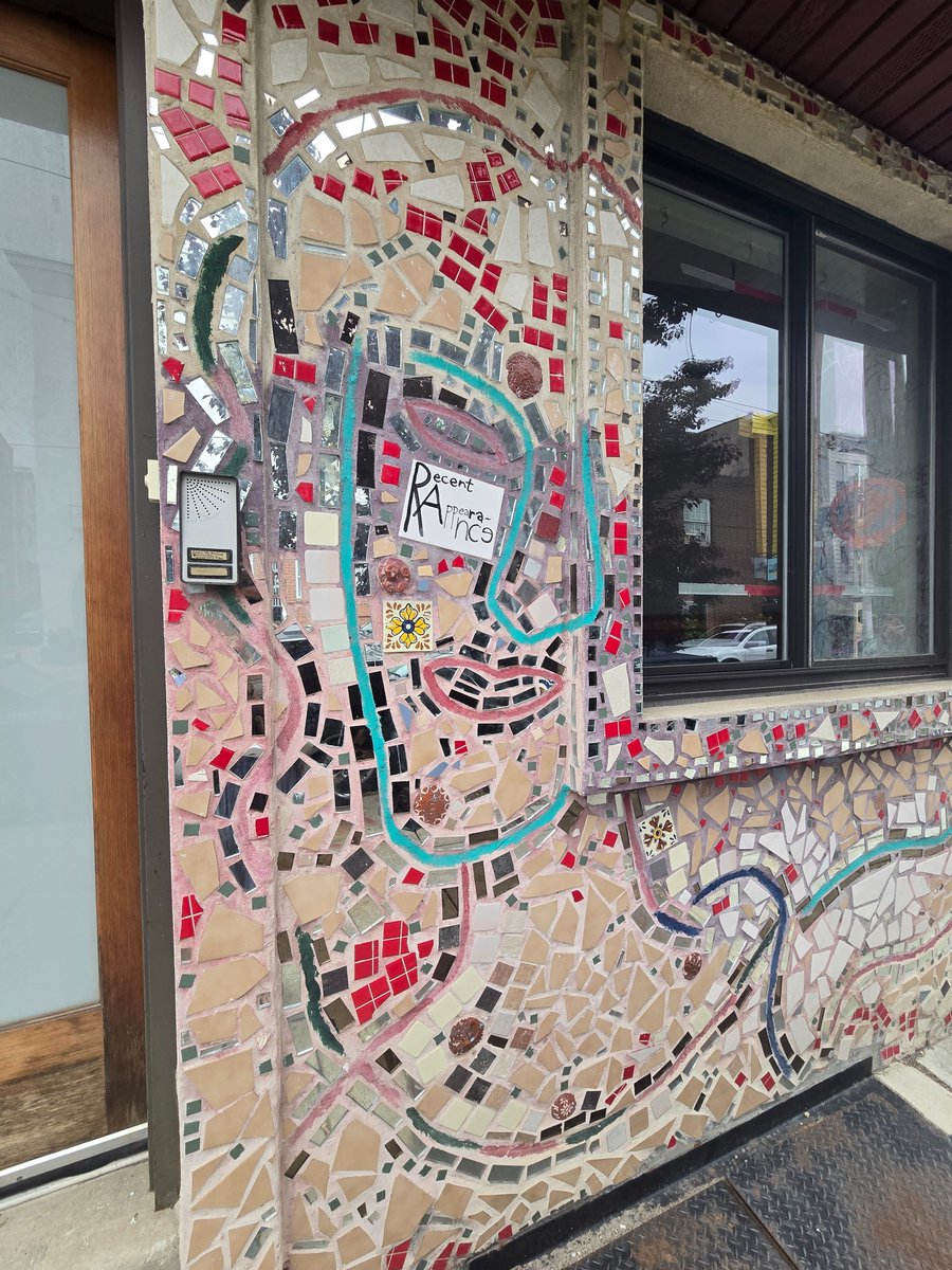 Savannah_0611's tweet image. #MosaicMonday #AlphabetChallenge #WeekWforWindows 

Philadelphia, PA
June, 2025