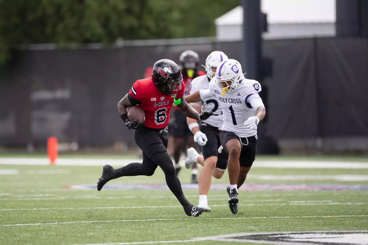 PeteNakos's tweet image. NIU WR DeAree Rogers is entering the transfer portal, his agency @youngbucksport tells @On3sports.

Had 46 catches for 506 yards and 3 TDs with 0 drops in 2025. 

on3.com/transfer-porta…