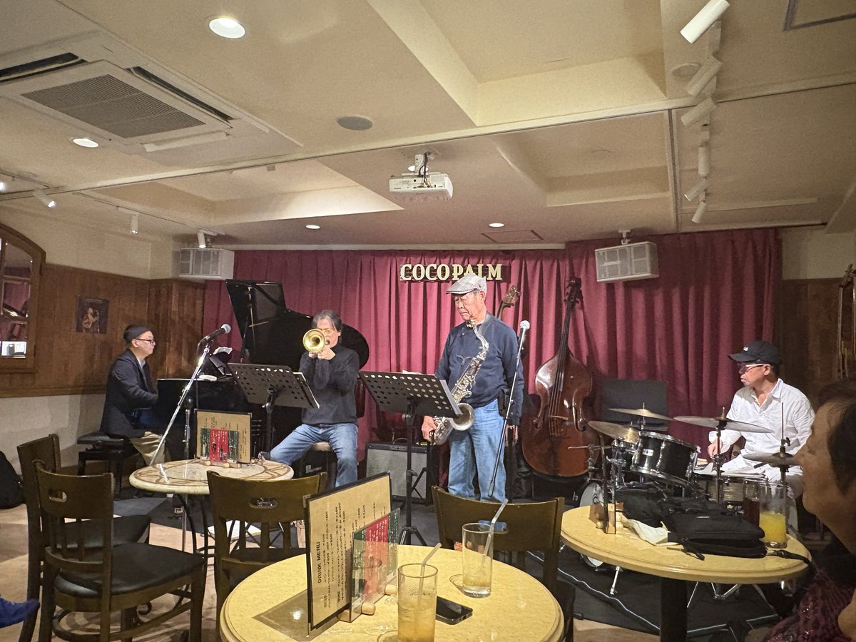 Matthewpi6s's tweet photo. 友人のJazzライブ🎵 https://t.co/YEPDF9BBq1
