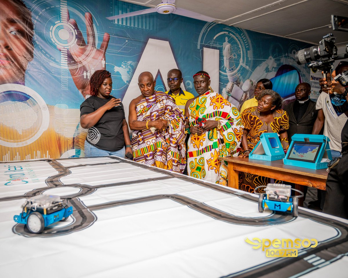 OpemsuoRadio's tweet image. Otumfuo Foundation and Newmont Africa have launched an Artificial Intelligence Lab in Sankore in the Ahafo Region. 

This is the fourth AI Lab under the AI for Youth initiative, which aims to bridge the digital divide and equip rural youth with future-ready skills.

#opemsuoradio