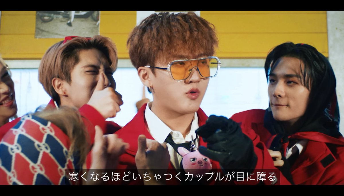 __ataidesu__'s tweet photo. クリスマスがテーマの音楽番組でどちらの可能性も存在するグループ、StrayKids https://t.co/pQe5fPSQYY