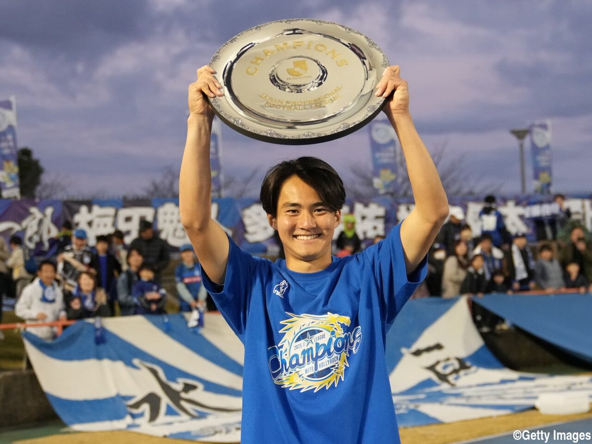gekisaka's tweet photo. 【写真特集】苦節26年…水戸が悲願のJ1初昇格&amp;J2優勝!! ホーム最多入場記録も更新してサポーターと歓喜(16枚)

https://t.co/KkWq88fv6t

#ゲキサカ #Ｊリーグ #サッカー https://t.co/jGzp9G8Wg9