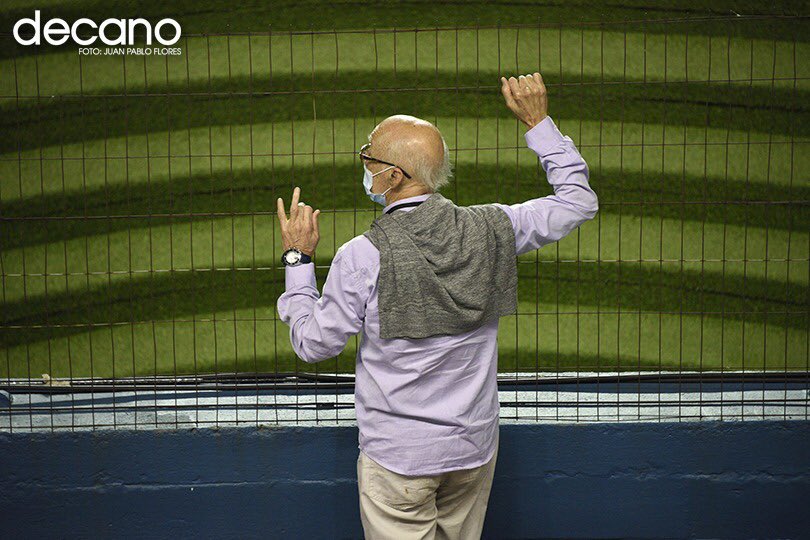 Este señor, se retiró de la actividad diaria de Nacional, y sí, se va campeón, en el Parque y en la cara de ellos 🙌🏼

Gracias eternas, Hernán.