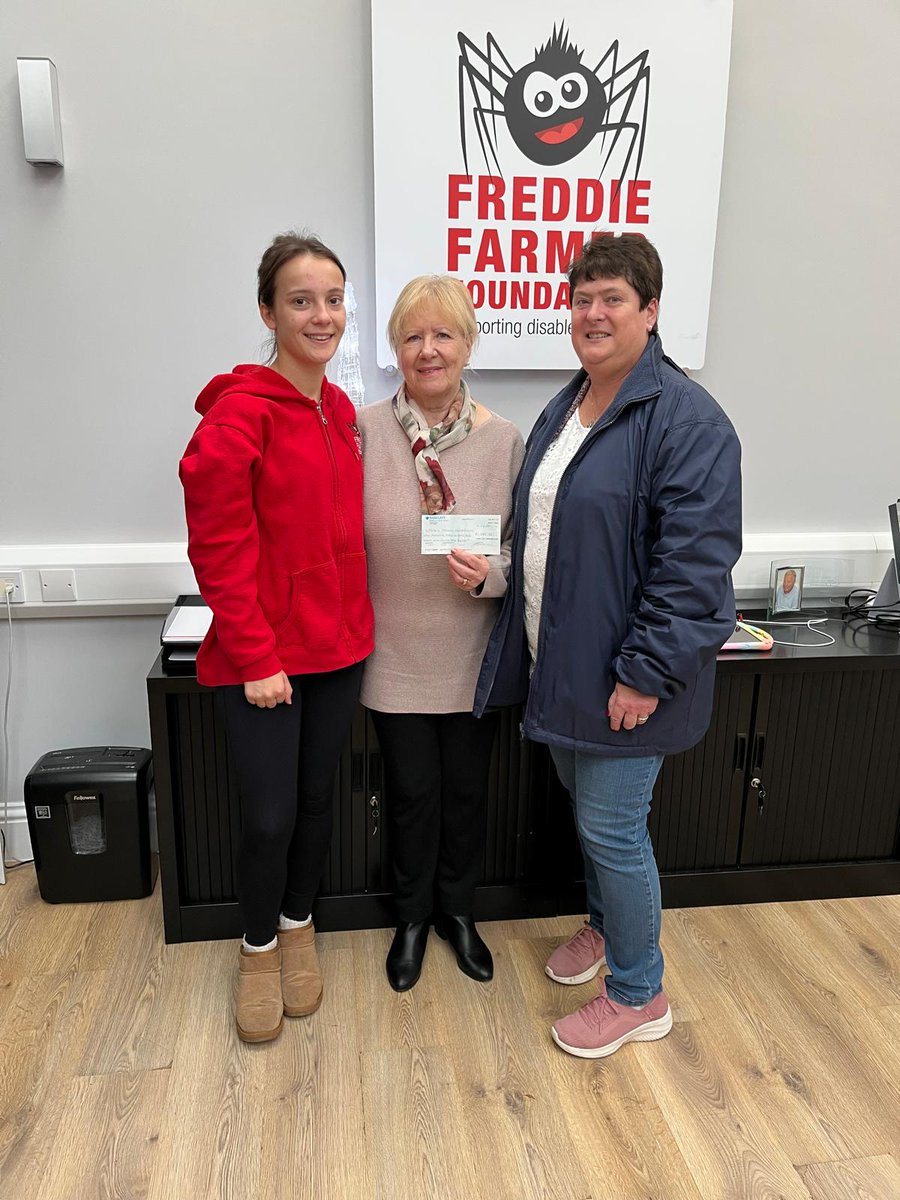 fffphysio's tweet image. We were thrilled to welcome Brenda &amp;amp; Julie from Coney Hall Bowling Club to the Centre last week.✨The Club chose us as their Charity of the Year, raising  a brilliant £1,339.66 through events all year, including their Annual Charity Day💚 #ThankYou #CharityOfTheYear