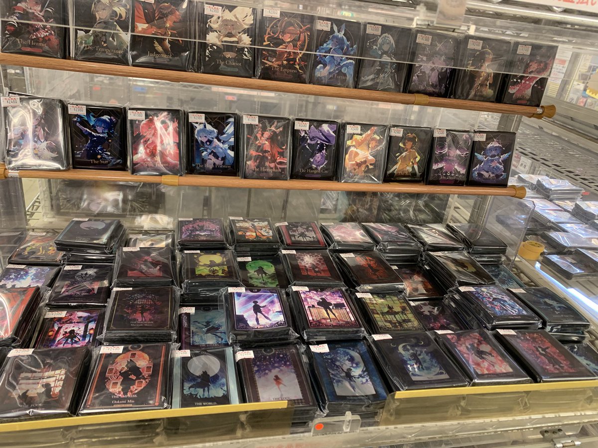 mogimineta's tweet image. ホロライブ関連のスリーブ大量補充しました！
合皮製デッキケースもあります！！

#ホロカ
#ホロライブ
#ホロ活
#アヤカシヴァーミリオン