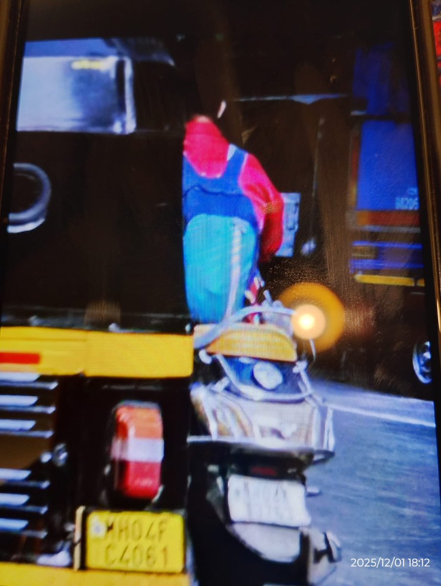 sks1986's tweet photo. @MTPHereToHelp 
1/2
Yesterday I got a challan for afternoon 15:50 driving without helmet. My scooter number mh04ky3763

But that time I was at home. 
Secondly the scooter in the evidence photo of your app shows a white Or some light colour scooter. 
But mine is a RED scooter. https://t.co/XTtgGVB3kL
