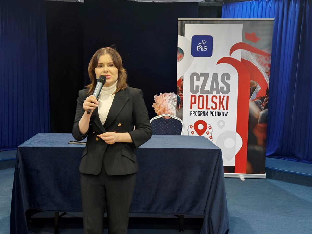 AnnaMKrupka's tweet photo. 💪🏼Bardzo dobre, pełne merytorycznych głosów spotkanie w Mońkach w ramach #ProgramPolaków❗️
Dziękuję 🤝🏻 wszystkim za obecność, rozmowy i dzielenie się swoimi doświadczeniami.
Takie spotkania naprawdę pomagają lepiej usłyszeć, jak mieszkańcy widzą przyszłość naszego kraju. 🇵🇱 https://t.co/PvOXb2T9EP
