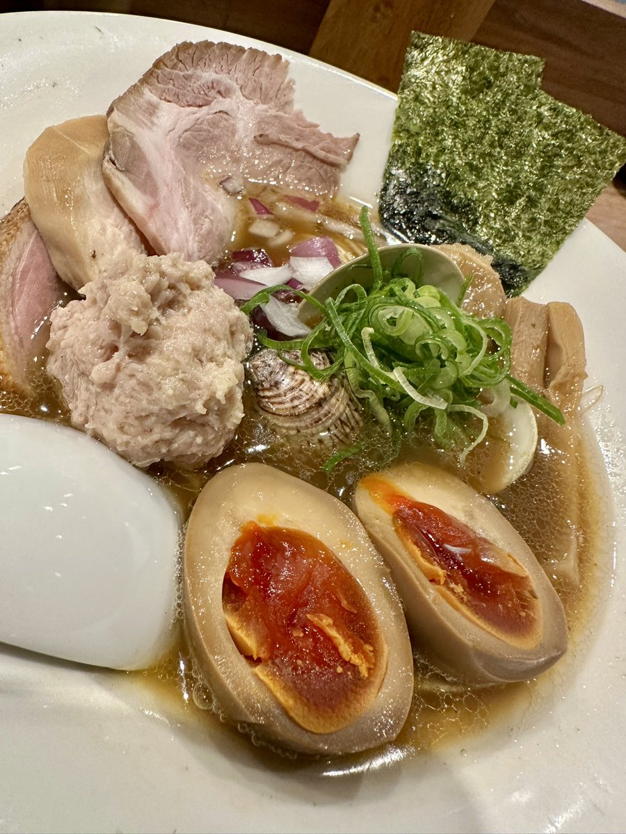 yuta_samurai's tweet photo. 竜希さん（@5bjKAbvXgF22XxL ）
お久しぶりでーーーーーーーす！

竜希さんとNiiでラーメン食べて
今年最後の86ライブに行きました✨

近いうちにまたお会いしましょー🙌🏻✨ https://t.co/M6SUKo09bm