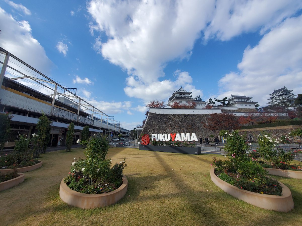 GraphTechKEN's tweet image. 岡山福山エリアの新幹線サイネージは700系レールスター🟨⬛️
つまり、サニーイエローはさんすてから来ているのかさんすてがサニーイエローから来ているのか…🤔
そんなことより福山城目前の福山駅も良いです🍁城内進行👉