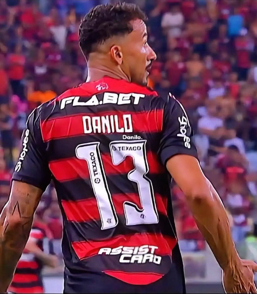 ptpb13's tweet photo. Em Lima, o Flamengo foi treta com o gol do camisa 13. E no Brasil Lula vai ser tetra com o 13. Coincidência? Não, competência!! ⭐️🇧🇷 https://t.co/dBhmu4SHdm