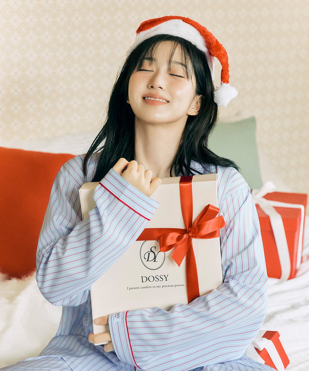 lovesick_hw's tweet image. 도씨 산타 강아지를 봐 #해원