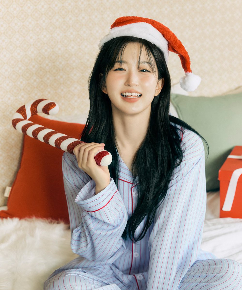 lovesick_hw's tweet image. 도씨 산타 강아지를 봐 #해원