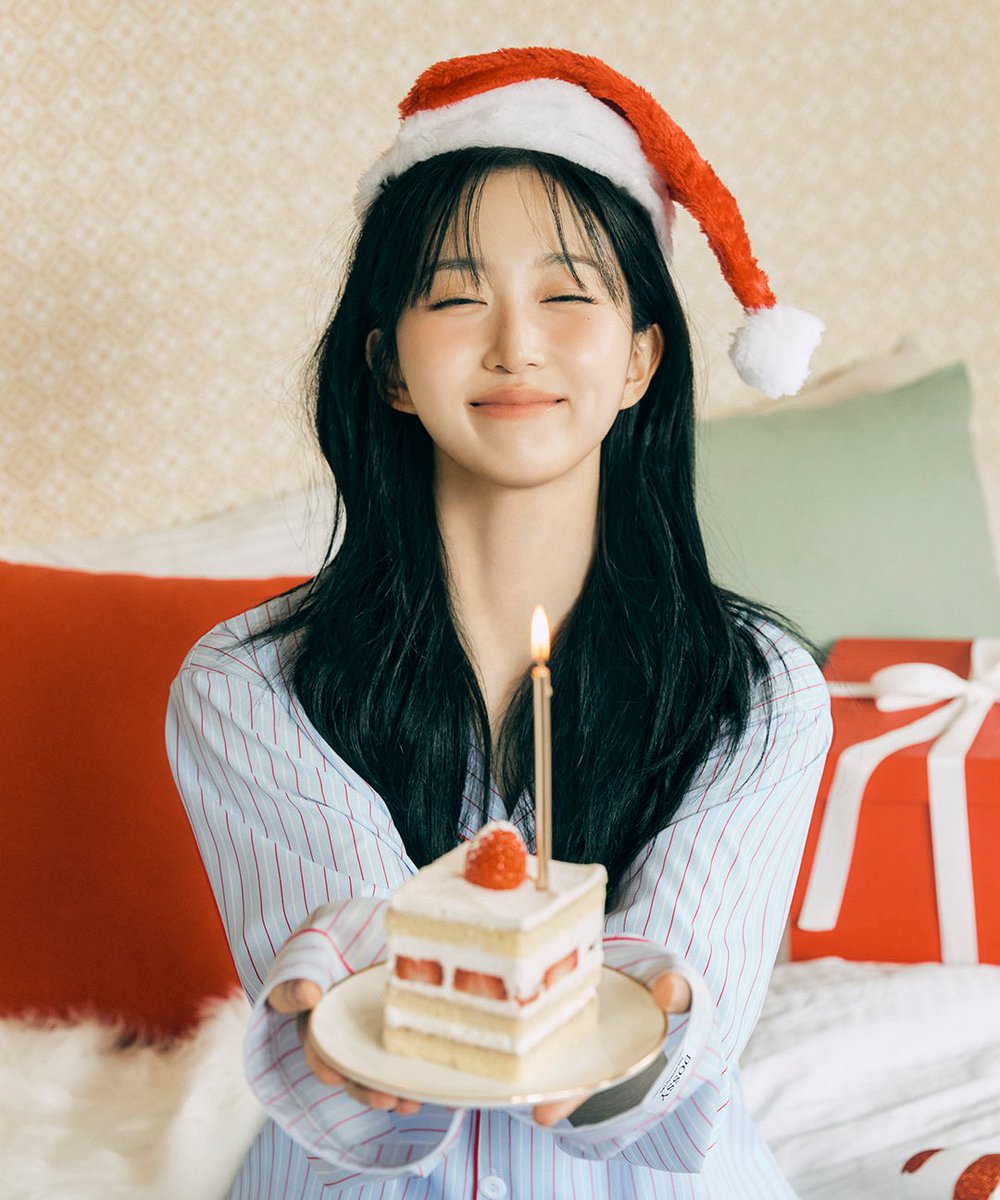 lovesick_hw's tweet image. 도씨 산타 강아지를 봐 #해원