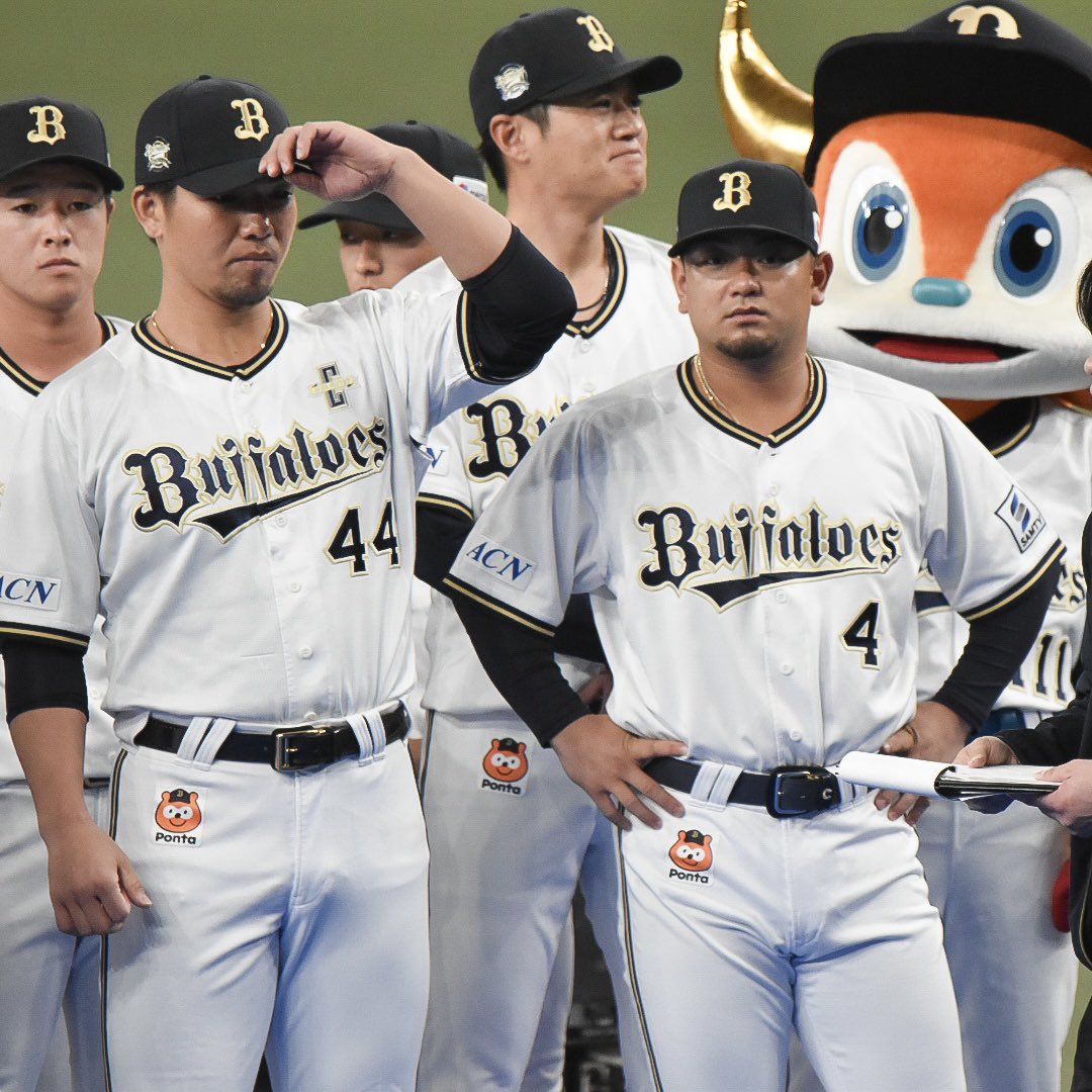 この2人も気づいたらだいたいいつも一緒にいる笑 #森友哉 #頓宮裕真