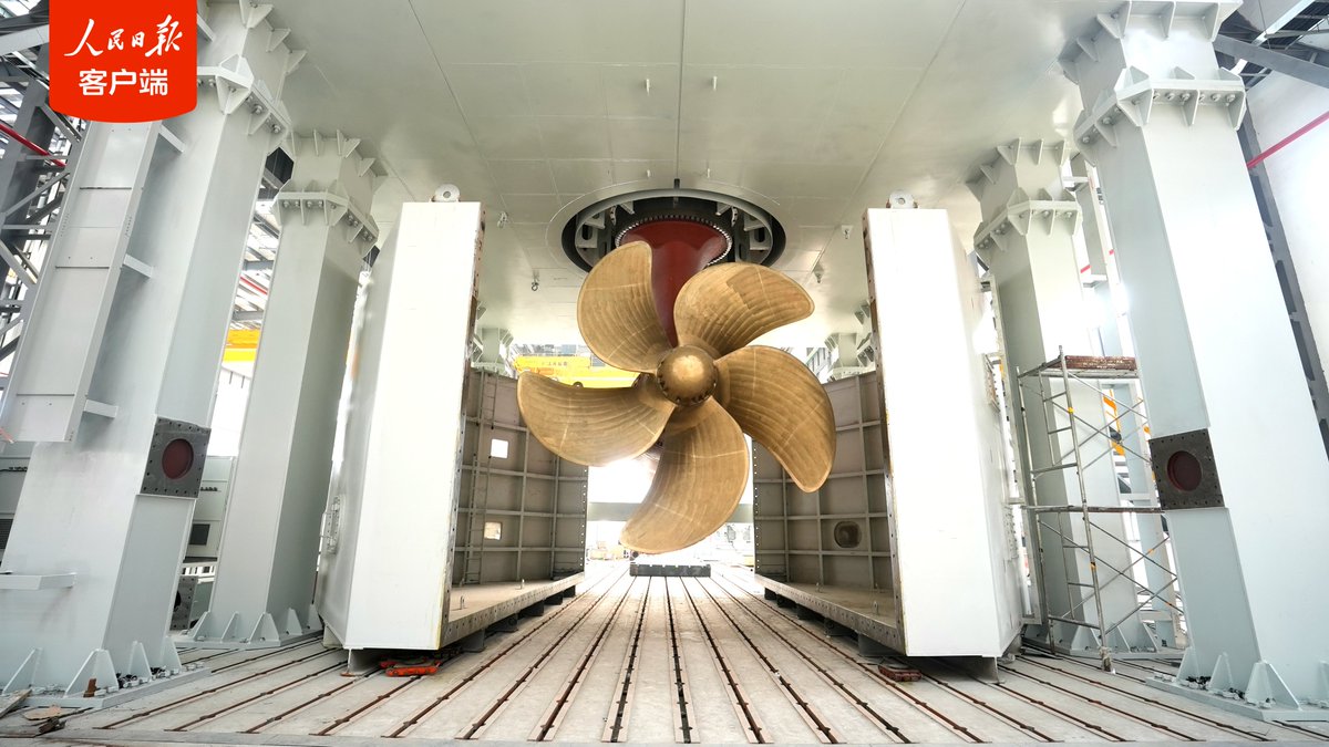 DailyBeijing's tweet photo. Big news in #maritime tech! #China’s S-POD pod propulsion system makes global debut at MARINTEC CHINA 2025. Developed by China State Shipbuilding Corp's (#CSSC) 704 Research Institute, it achieves full domestic production, ending decades of foreign dominance in core marine technology.