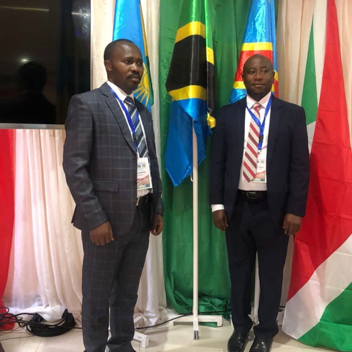 MayorRuhava's tweet photo. Uongozi (Meya) ni falsafa ya ukaribu ambapo mamlaka yanageuka kuwa huduma, Siasa zinageuka kuwa matendo kuleta maendeleo karibu na wananchi. 
Ni njia ya kujenga jamii yenye mshikamano na usawa kwa kila raia hongera #MussaMaulid kwa kuaminiwa kuwa Meya @KigomaUjijiMC https://t.co/TlMn3vi2qI