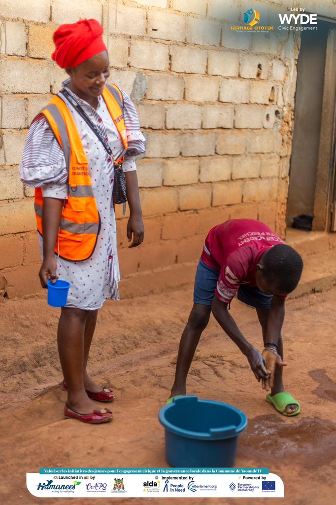 humaneesCMR's tweet image. Field visit in Tutuli today!
Documenting the CDQ’s good practice: handwashing sensitization at the 3rd degree Chiefdom 
Small actions, big impact.
🫶🏽🌱 #HeritageCitoyen is:
🚀 Launched in 🇨🇲 by @humaneesCMR with the support of @CAPScmr &amp;amp; #mairieyaounde4