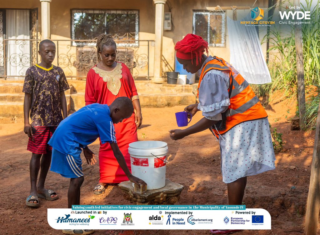 humaneesCMR's tweet image. Field visit in Tutuli today!
Documenting the CDQ’s good practice: handwashing sensitization at the 3rd degree Chiefdom 
Small actions, big impact.
🫶🏽🌱 #HeritageCitoyen is:
🚀 Launched in 🇨🇲 by @humaneesCMR with the support of @CAPScmr &amp;amp; #mairieyaounde4
