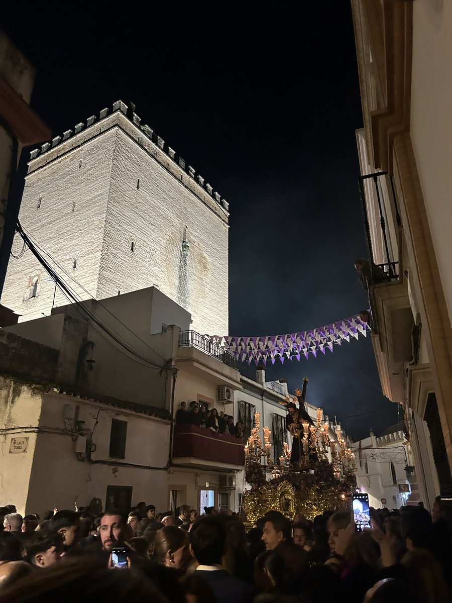 4/4 

¿Cómo le ponemos fin al infinito? Por eso el amor de tu pueblo hacia ti perdurará de generaciones en generaciones jesuitas. 

Que más te digo si me has regalado un mes muy duro pero al final de todo muy satisfactorio, gracias Jesús.

¡Viva Nuestro Padre Jesús Nazareno! 💜