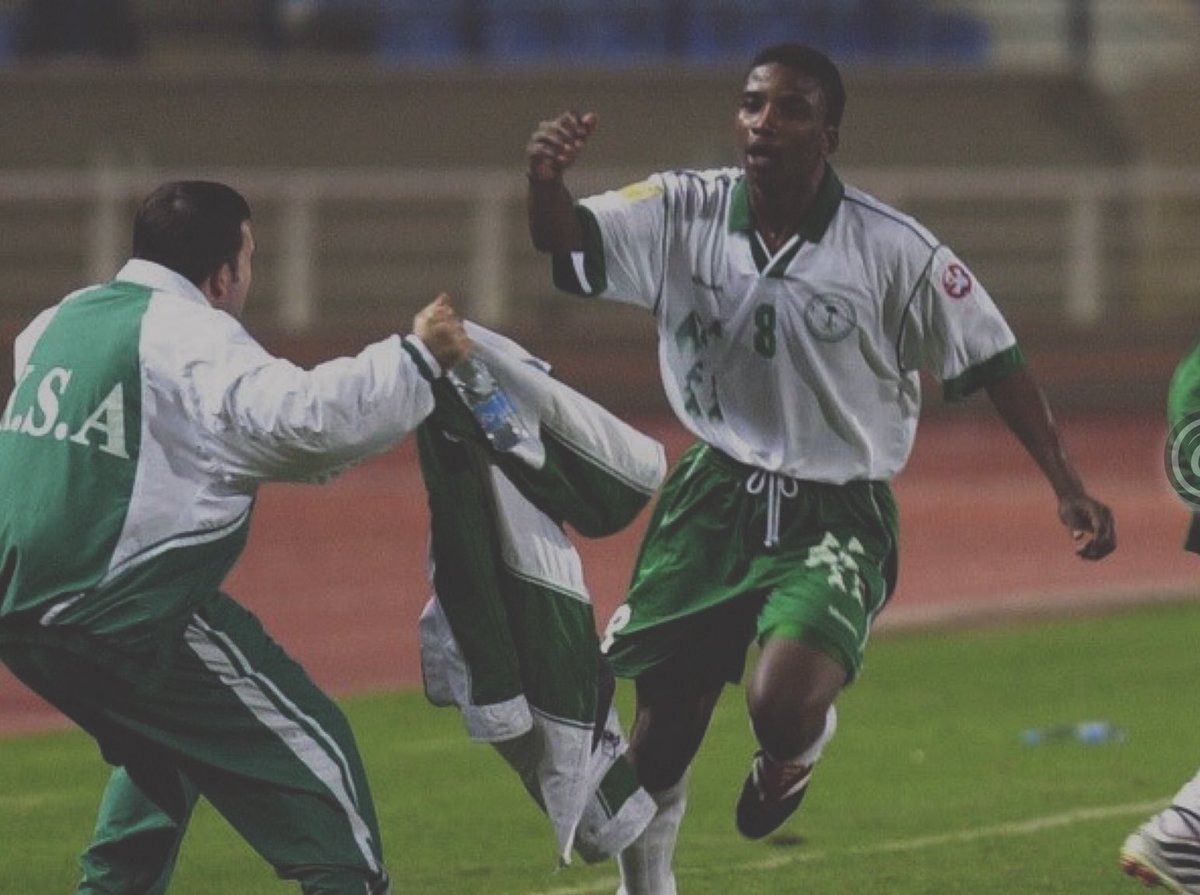 🚨🚨🚨 تاريخي!

محمد نور هو اخر لاعب سعـودي حصل على جائزة افضل لاعب 

في بطولة كاس العــرب — كان ذلك في نسخة 2002م 🇸🇦✅