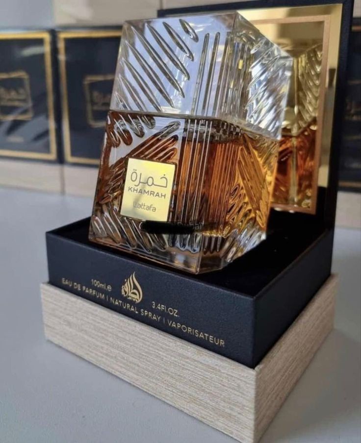 NkySoftTouch's tweet photo. Khamrah by Lattafa is a Unisex Oriental Spicy perfume. 
Top notes are Cinnamon, Nutmeg and Bergamot; Middle notes are Dates, Praline, Tuberose and Mahonial; base notes are Vanilla, Tonka Bean, Amberwood, Myrrh, Benzoin and Akigalawood.

Price : ₦30,000

WhatsApp : 07035231540 https://t.co/ssbRYif2ot