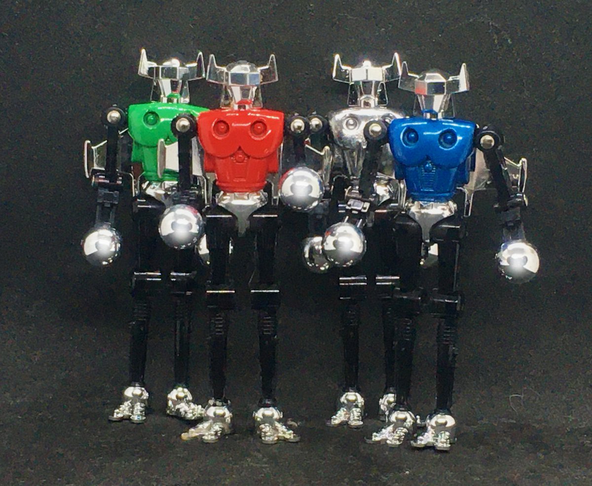 先日、復刻版ですがアクロイヤー1が揃いました。昔はレッドスターに