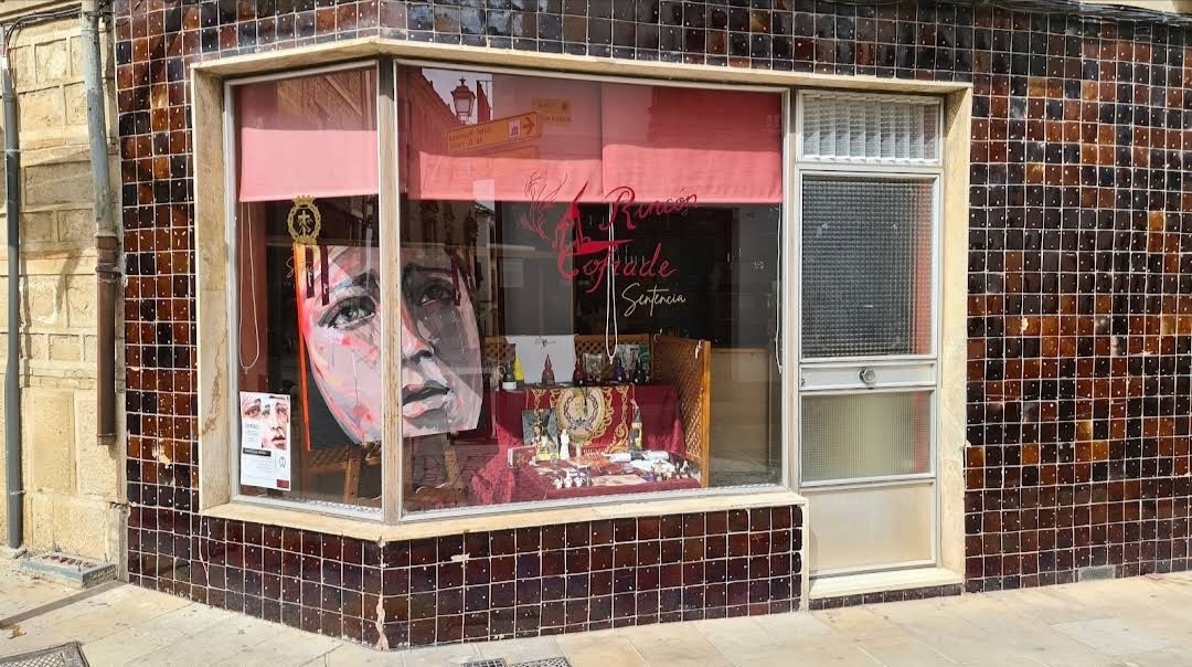 Podrás encontrar nuestros incensarios, objetos navideños, calendarios, penitentes y muchas más novedades.

Visitanos en 𝗖/ 𝗠𝗮𝗿𝗶𝗮 𝗱𝗲 𝗠𝗼𝗹𝗶𝗻𝗮 𝟭 (esquina con calle real).