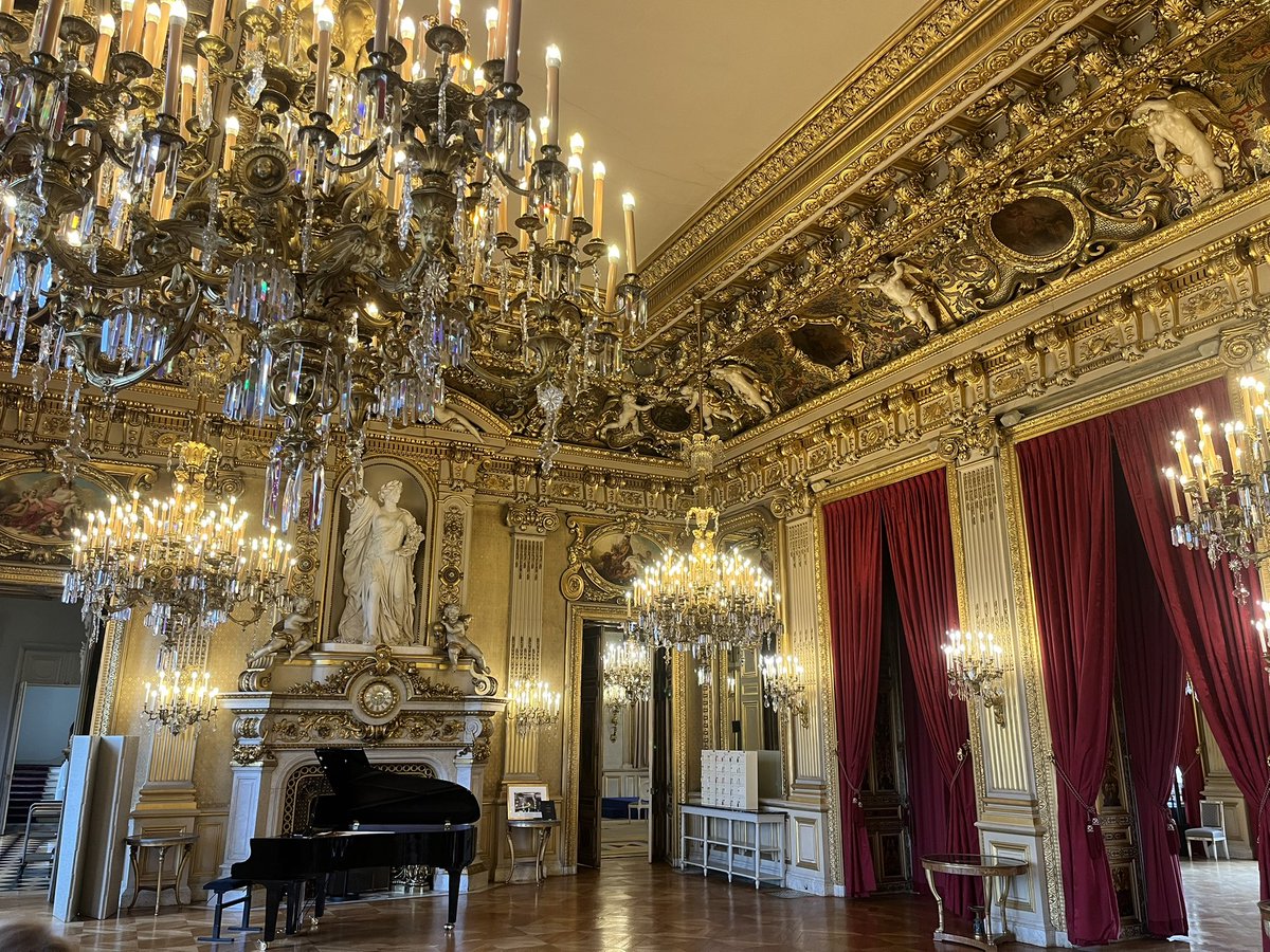 Aujourd’hui au Ministère de l’Europe et des Affaires étrangères (<a href="/francediplo/">France Diplomatie 🇫🇷🇪🇺</a>)🇫🇷🤝🇺🇦pour la « Saison ukrainienne » et représenter notre communauté ! 

Un grand merci à l’équipe pour l’accueil et l’organisation. 🙌

📸 Quelques photos pour partager ce moment unique ! 💙💛