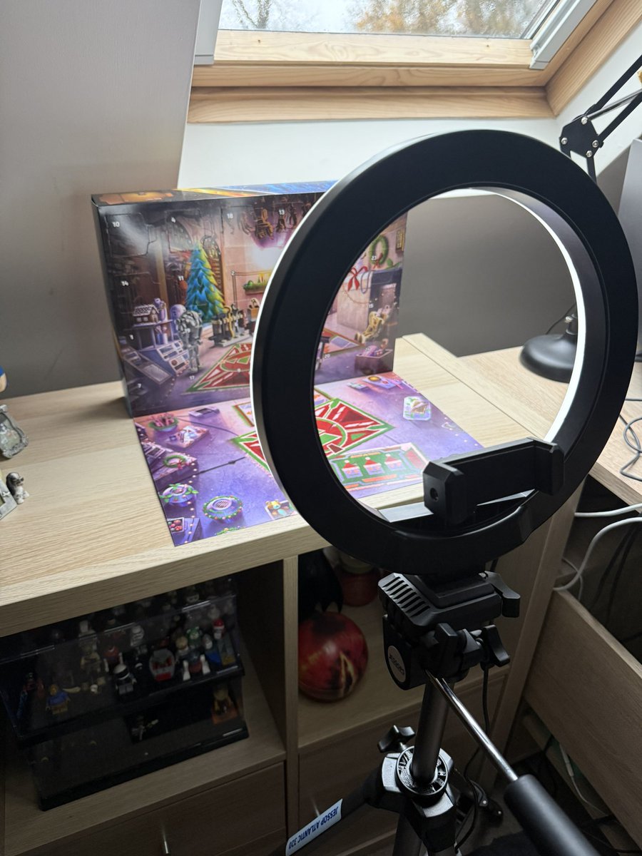 Happy Lego Star Wars Advent everyone!
 
This year it’s a festive droid themed calendar and as usual I’ll post on days 8, 16 and 24 with its offerings from the Studio!

For the full story: instagram.com/maddogmalcs

May the festive force be with you!

#starwars #lego #adventcalendar