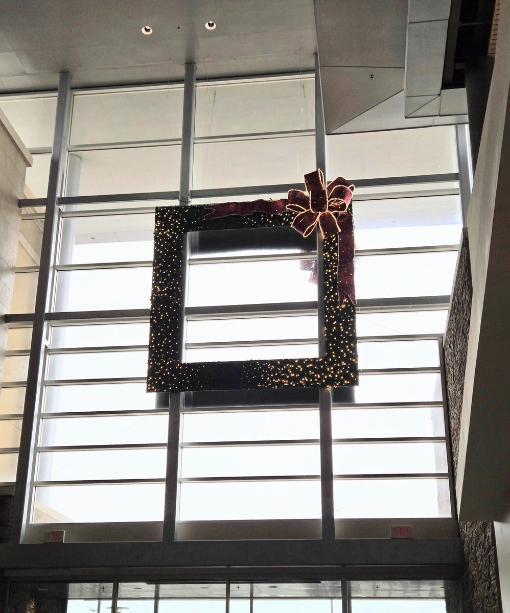 Savannah_0611's tweet image. #AlphabetChallenge #WeekWforWindows

Christiana Mall and Cabela&apos;s Newark, DE
November, 2025