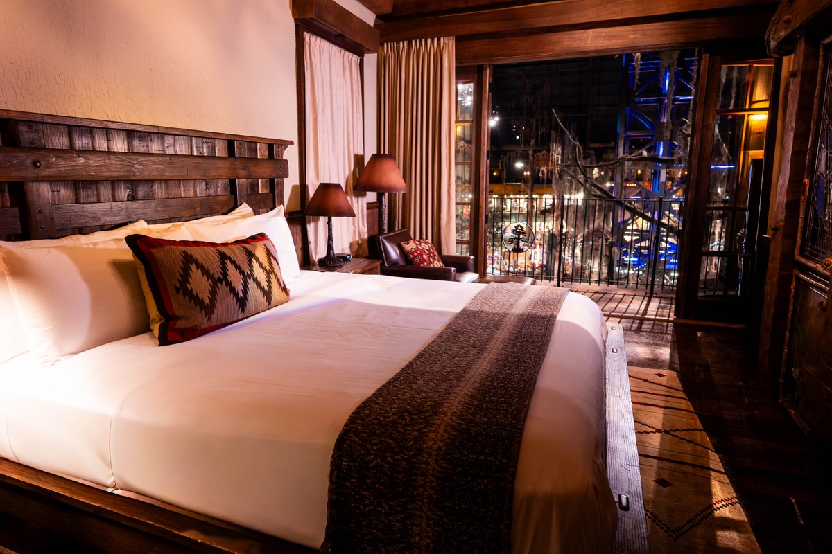 Last Chance: EXTENDED CYBER MONDAY! 

Stays start at $169, January 4 - March 12 now include weekends! Stay inside the Bass Pro Shops Pyramid in 2026.

Use code 26Q1S: big-cypress.com/seasonal-offer/