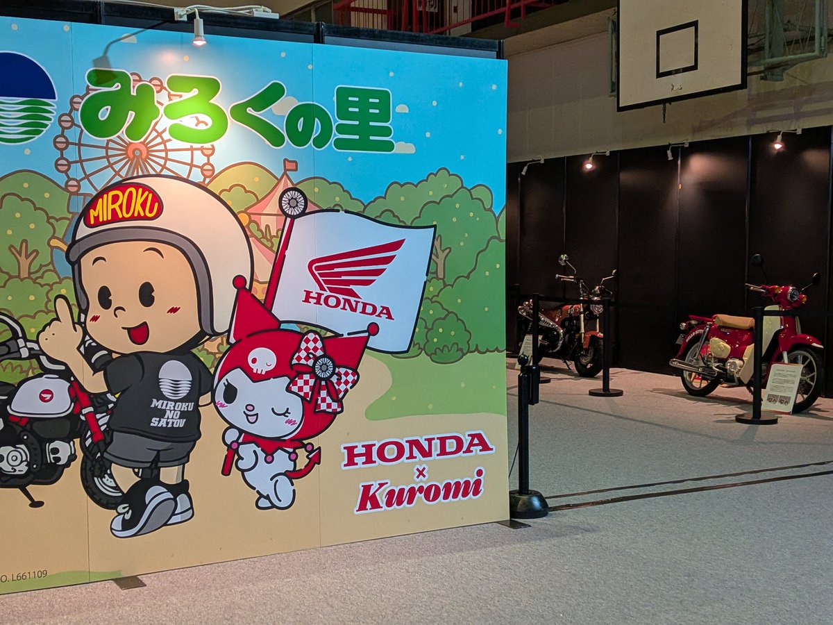lets_Wheelie's tweet photo. イルミネーション見に行ったつもりがホンダとクロミのコラボゾーンの写真の方が多くなってしまった笑 https://t.co/MLWNvWqvfv