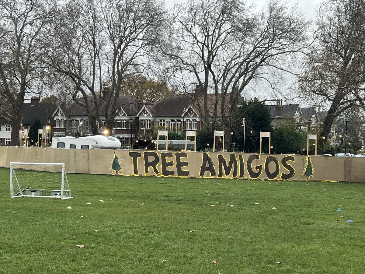 FUTSALJAM's tweet image. Don’t forget if you need a tree the Amigos are waiting, in Hillyfields!