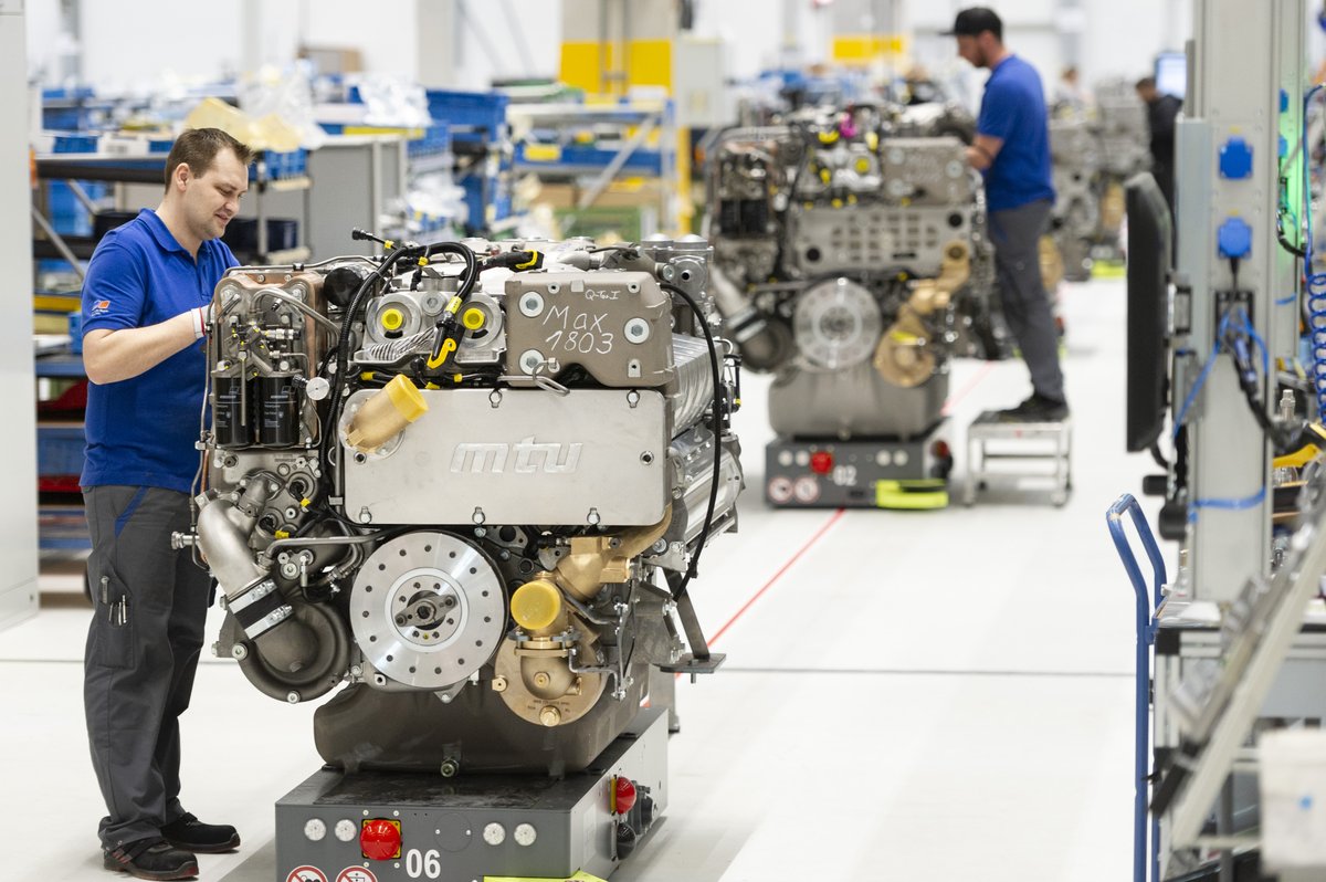 RollsRoyce's tweet image. Our #mtuSolutions #Series2000 has set the benchmark for high-performance, reliable and efficient #DieselEngine technology for over six decades, supporting marine, mining and mission-critical power applications. Find out more: ow.ly/B9nq50XzXjU