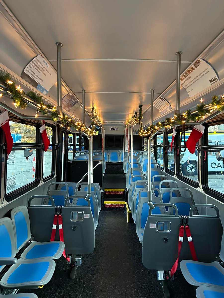 tankbus's tweet image. Tis’ the season to celebrate our wonderful passengers 🚌🎄 Our special Holiday Express bus returns TODAY, and if you experience its magic, your ride will be on us 🎁 You never know when or where it will be, but it’s a sight you just have to see 🎅🏻 Happy Holidays! #TANKBus