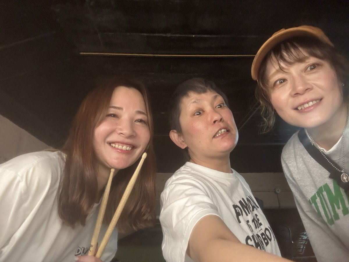 週末の桃尻マジ楽しかったな！！
今日初の胃カメラ緊張したけどぼーっとしてたら終わった！
明日から仕事だぬ。。
てか写真まともなのがこれしかナカツた。。。