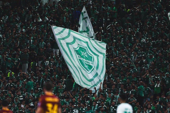 في #الاهلي ، نملك شخصيه عظيمه لا يمتكلها
اي نادي في دوري روشن ، شخصيه حاول الاخرين
شراؤها بالمليارات ولكنها لا تكتسب بالاموال
بل من رحم المعاناة ، نملك فريق قوي ثابت يسعى
دائما للفوز ولا يخشى اي خصم لاننا نعلم جيدا
اننا الكابوس الحقيقي لكل من يقف امامنا 

دفنك قريب يالفرع 💀💚