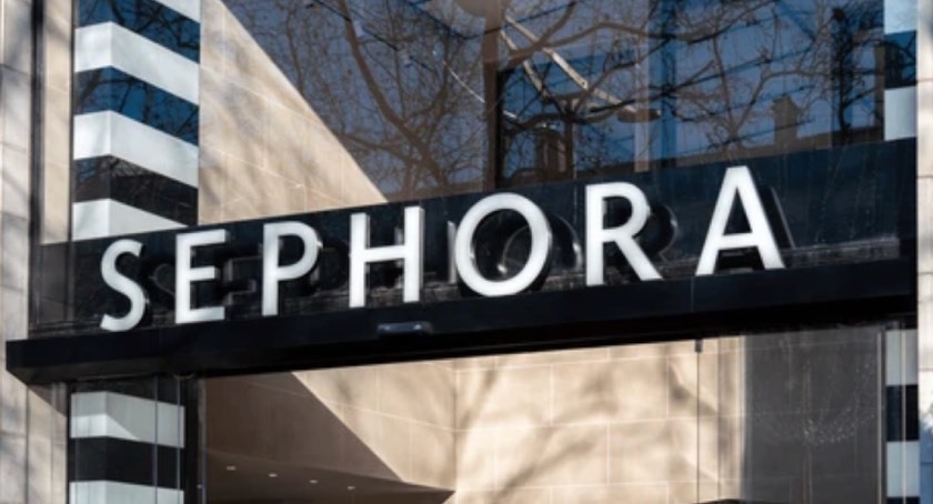 Sephora has reached a major recycling milestone through its Beauty (Re)Purposed Program with Pact Collective. Sephora and Pact have collected and recycled over 100,000 pounds of empty beauty packaging.
➡️ hubs.li/Q03V0bsB0
#sephora #recycling #RePurpose