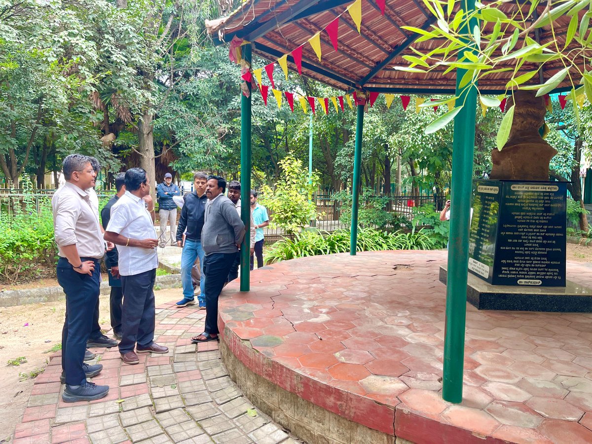 KJGeorgeOffice's tweet image. #SarvagnaNagarConstituency:

#WorkUpdate: As per the directions of Hon’ble Minister for Energy Shri. @thekjgeorge Ji, officials from the MLA Office, along with local leaders, inspected Dr. Rajkumar Park in #KammanahalliWard.

The park is being upgraded with an open amphitheatre,…