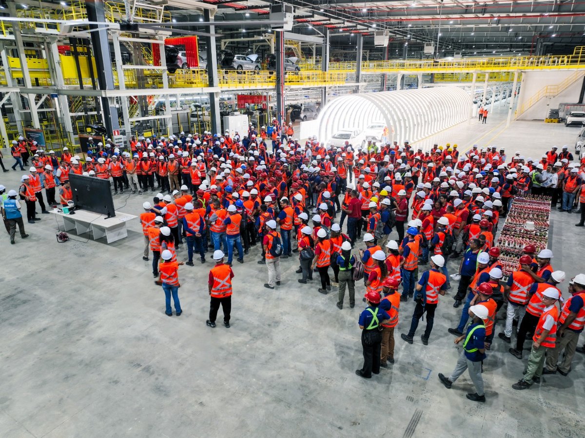 BYD Brasil alcanzó las 10.000 unidades producidas en su nueva planta de Camaçari, Bahía. Tres modelos ya salen de esta fábrica y la expansión sigue en marcha. Un hito para la región y para nuestra red en Latinoamérica. 🚗⚡🇧🇷🇺🇾