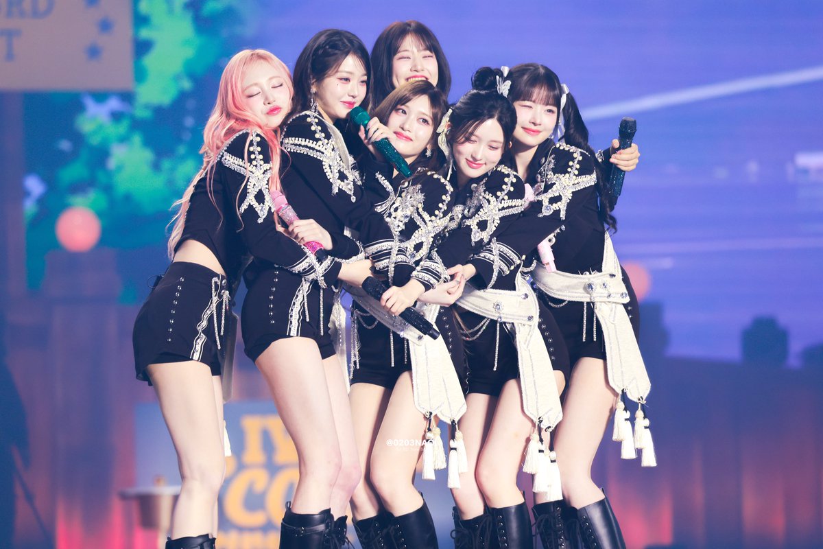 0203naoi's tweet photo. #아이브 #IVE 
#HappyIVEday
#IVE_4th_Anniversary
#영원히_아이브_여섯을_간직하길 https://t.co/MhYY12pudP