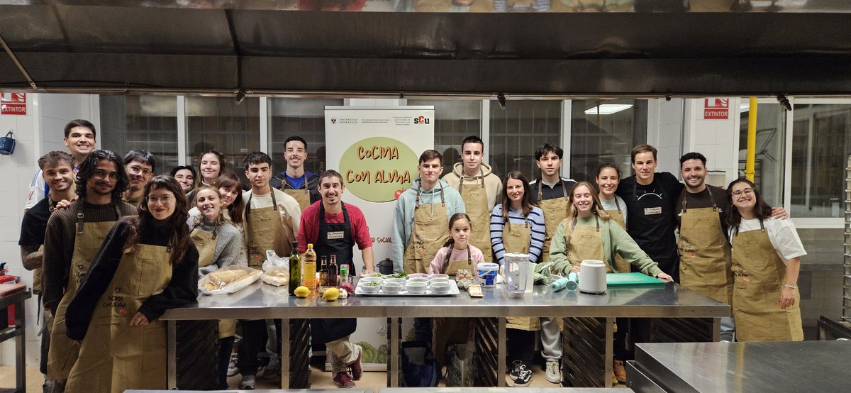 ¿Comer rico, saludable y sin gastar mucho? ✔️
¿Aprender con chefs? ✔️

💚🥗 La #UGR cierra con éxito la primera fase de Cocina con alma, el programa que impulsa hábitos de alimentación saludables y sostenibles entre nuestro estudiantado🥕💚🥗

👉 canal.ugr.es/noticia/ugr-co…