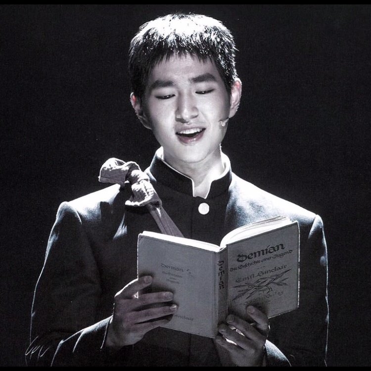 KaTi_525's tweet photo. A thread of fanart made during ONEW'S Military Musical - The Return : The Promise of the day 💚✨

#온유 #진기 #オニュ #ONEW 
#귀환 #승호 https://t.co/7f1vbTFGue